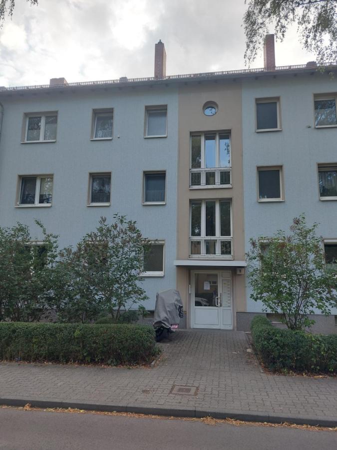 Gemuetliches, Voll Ausgestattetes Apartment Halle  Exterior foto